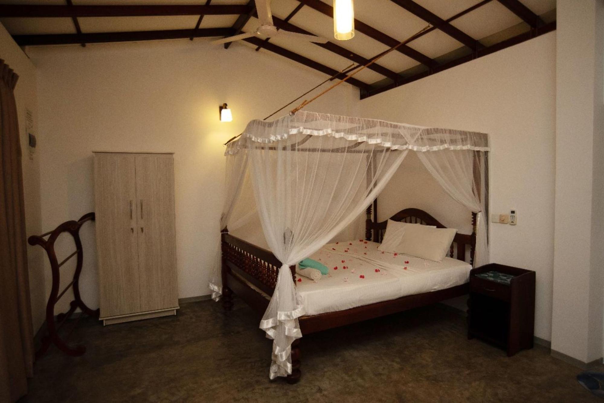 Villa Mihindi Hikkaduwa Extérieur photo